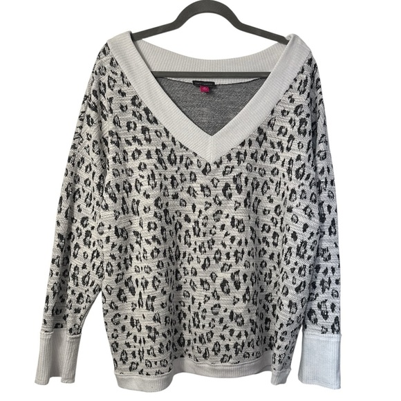 Vince Camuto Animal Print V-Neck Sweater - Picture 1 of 5
